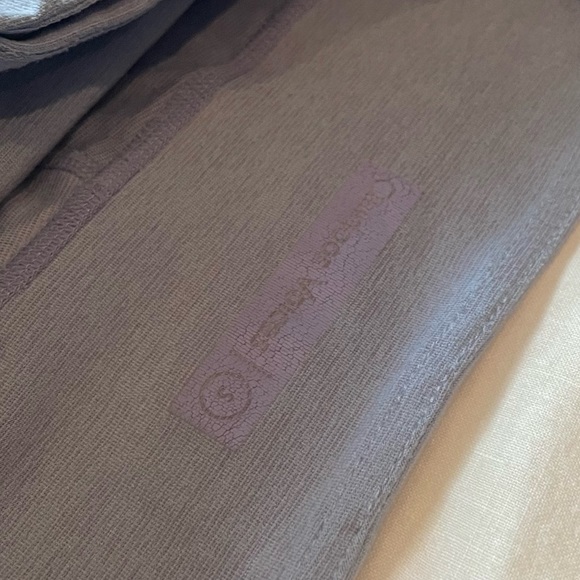 Outdoor Voices 3/4 Lilac Warmup Legging - Picture 2 of 5